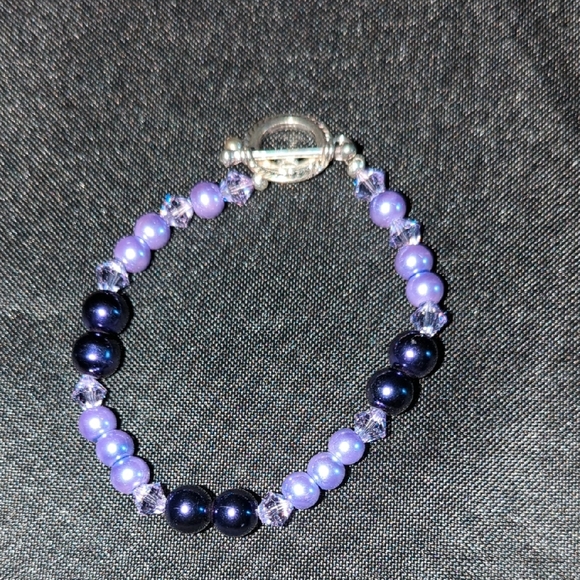Jewelry - Elegant Purple and Black Beaded Bracelet